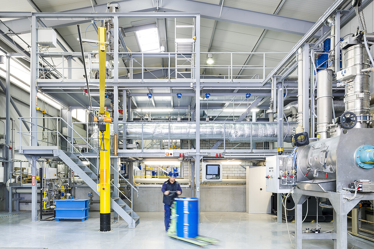 Pulsationsreaktor PR 9 für Lohnfertigung und Materialentwicklung bei IBU-tec als Alternative zur Sprühtrocknung Pulsationsreaktor PR 9 für Lohnfertigung und Materialentwicklung bei IBU-tec als Alternative zur Sprühtrocknung